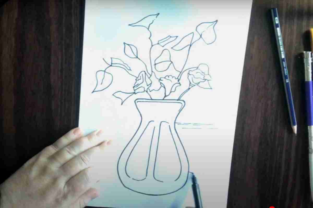 Wie zeichnet man eine Blumenvase?