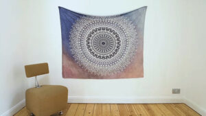 Hang-Up-Tapestry-Without-Holes